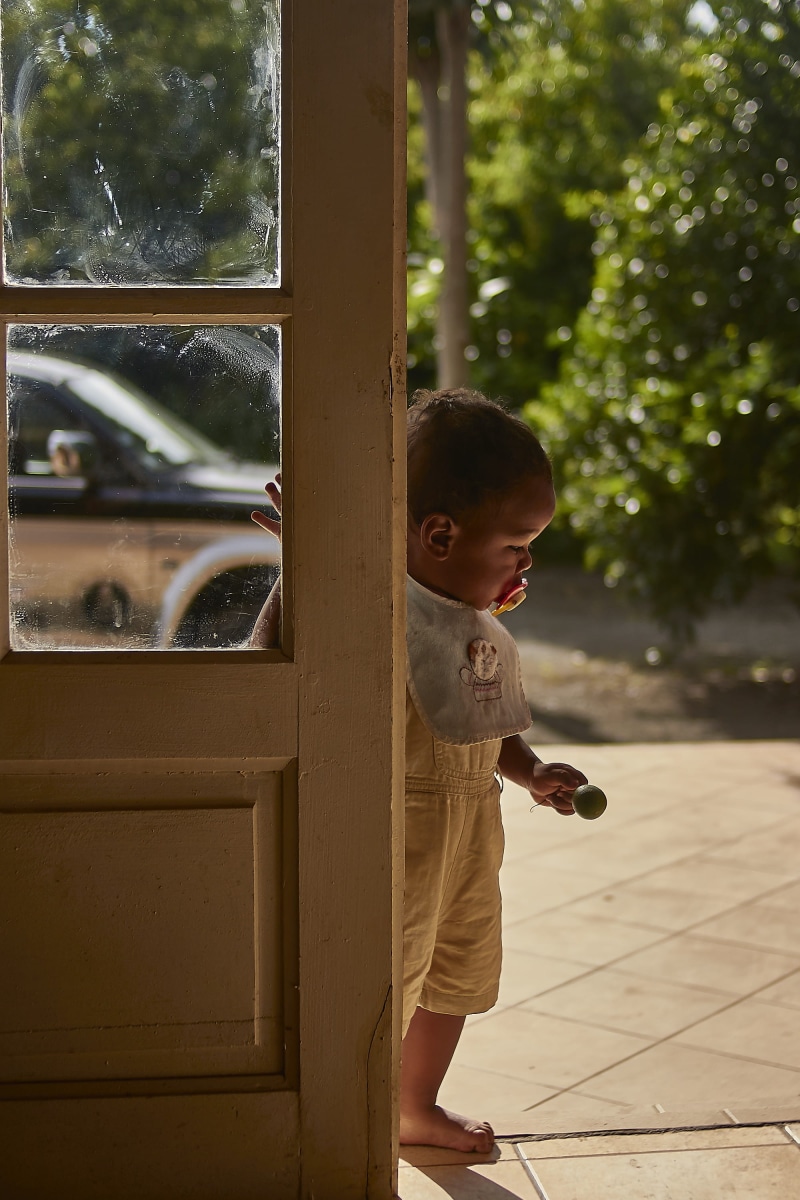 childhood, boys, toddler, depth of field, looking away, blur, daylight, males, barefoot, innocence, men, baby, photo, boy, child, young, son, standing