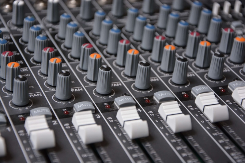 desk, connection block, control panel, electrical equipment, rock music, electronics industry, equipment, radio station, slider, industry, fader, amp, 4K