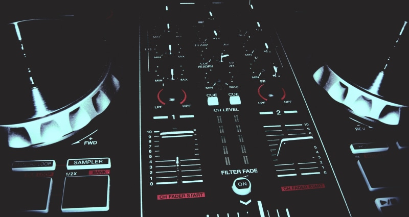 black color, serato, accuracy, number, close-up, terminal, communication, text, photography, equipment, closeup, 2K, sound mixer, mixer, technology, indoors