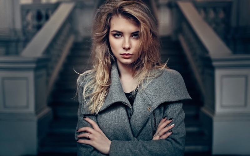 long hair, hairstyle, blond hair, hair, women, model, blonde, women outdoors, coats, 2K, beautiful woman, one person, front view, beautiful people, muted