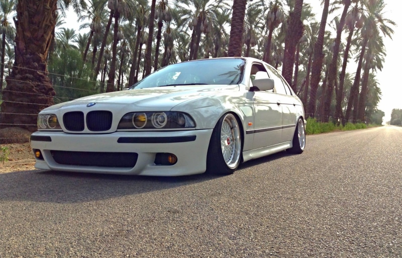 White, land Vehicle, luxury, front View, E39, car, mode of Transport, land, day, 1080P, silver colored, expense, outdoors, motor Vehicle, elegance, transportation
