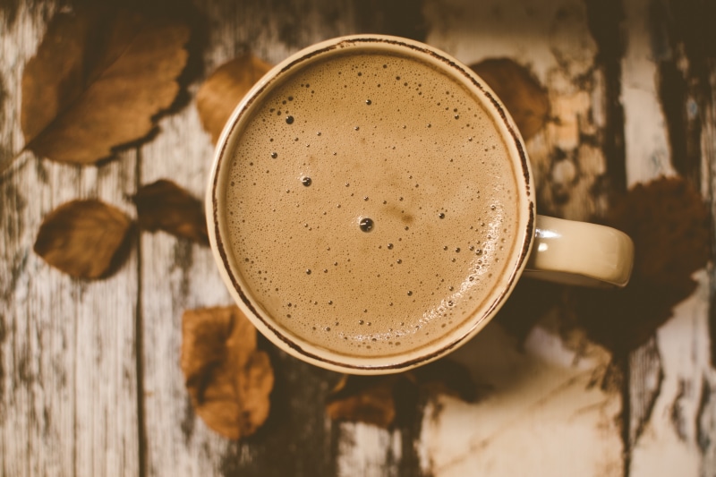 freshness, 5K, close-up, wooden, beverage, frothy drink, latte, drink, table, caffeine, hot chocolate, no people, espresso, coffee, food and drink, mug