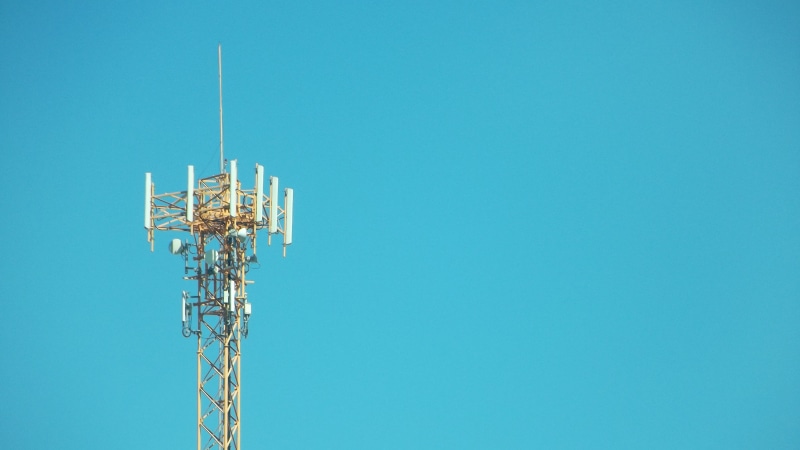 wireless, nature, antenna, antenna - aerial, tall - high, blue, receiving, clear sky, 3g, low angle view, radio wave, architecture, radio, station, connection