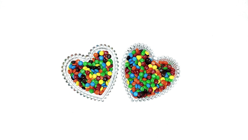 children, celebration, invitation, no people, bowl, ready-to-eat, fashion, symbol, elegance, color, large group of objects, heart, tasty, shiny, sprinkles