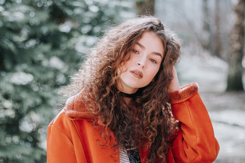 4k, female, focus on foreground, glamour, outdoors, brown hair, model, bright, long hair, one person, spring, fhd, day, headshot, innocence