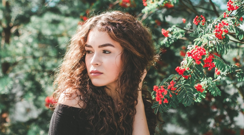 long hair, 5K, young women, makeup, brown hair, woman, full hd, green, female, hair, lifestyles, adult, colorful, summer, flowers, fhd, Girls, girl, season