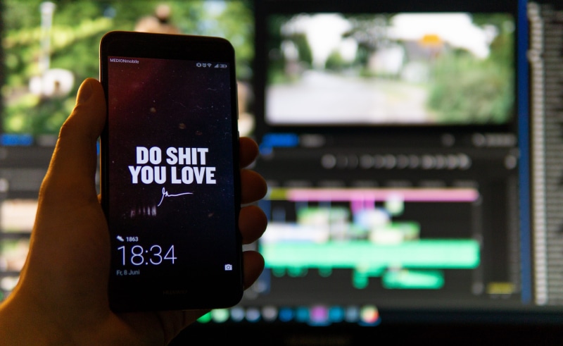 text, device, android, work, people, screen, control, portable information device, touch screen, human body part, electronics, Adobe Premiere Pro, black