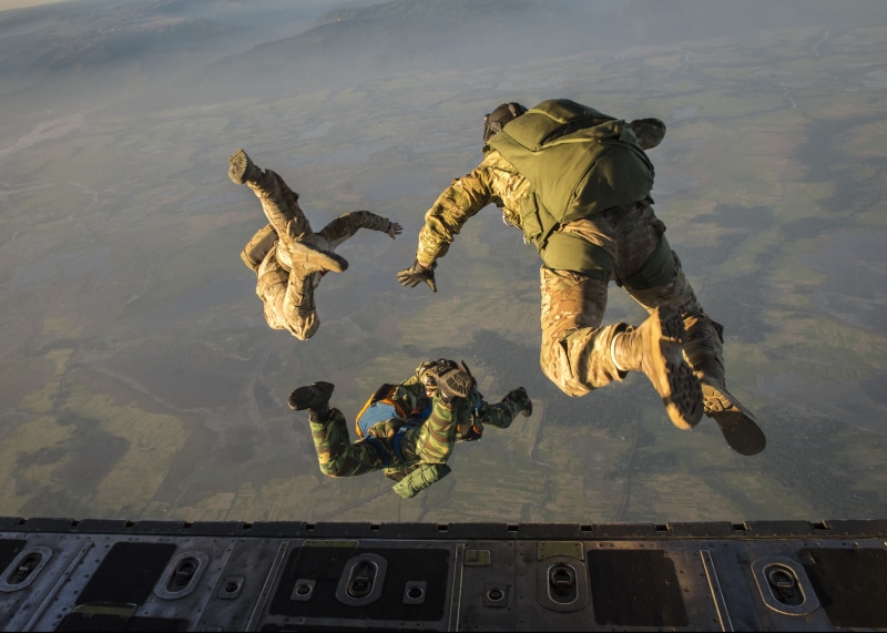 uniform, leaving, falling, flight, parachuting, plane, parachute, paratroopers, c-130, government, skydiving, halo, high, army, armed forces, outdoors