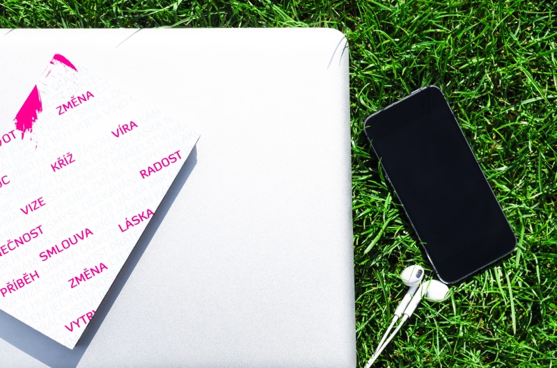 wifi, diary, relax, smart phone, flowers, remote, learn, open, directly above, internet, work, concept, outdoor, mobile phone, communication, meadow, fresh