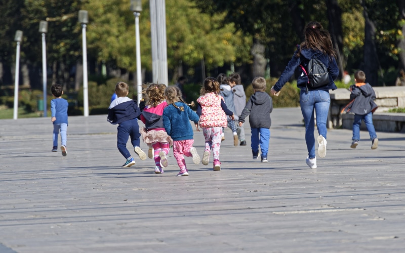 running, full length, group of people, child, treadmill, sports, motion, outdoors, education, men, together, kindergarten teacher, lifestyles, people, group
