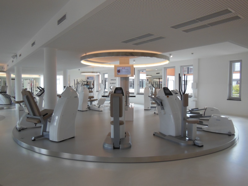 exercise equipment, sports training, 2K, gym, inside, exercise, lifestyles, white, exclusive fitnesseinrichtung, munich, ceiling, sport, fitness studio
