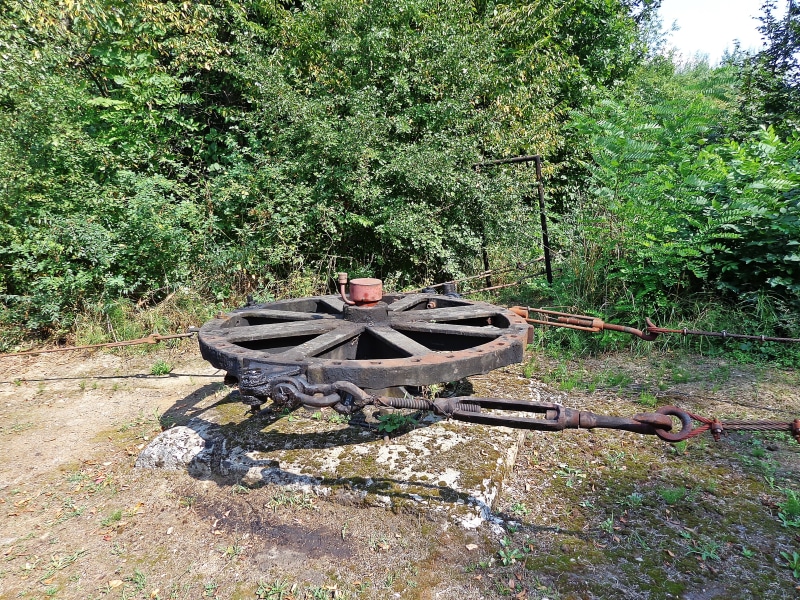glazing oil, borehole, steel, machine, beauty in nature, plant, nature, tube, petrol, well, solid, grass, mine, green color, tranquility, day, tranquil scene