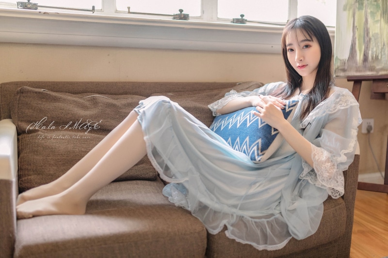 Xiuren, Asia, photographer, 2K, China, women indoors, model, looking at viewer, Chinese clothing, legs, dark hair, face, long hair