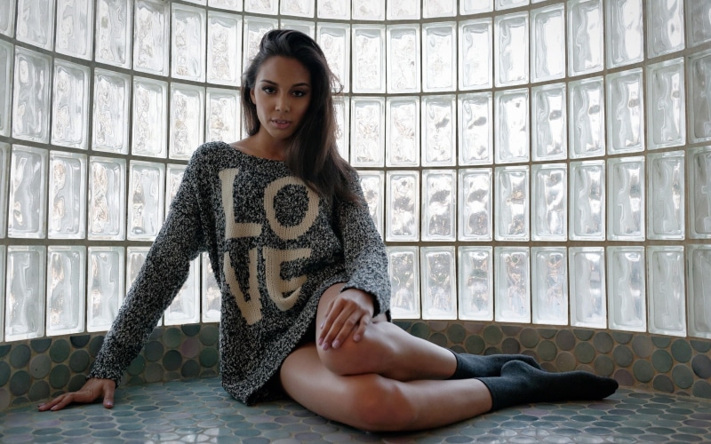 Brunette, Girl, 2K, Posture, Sweater, Fashion, Legs