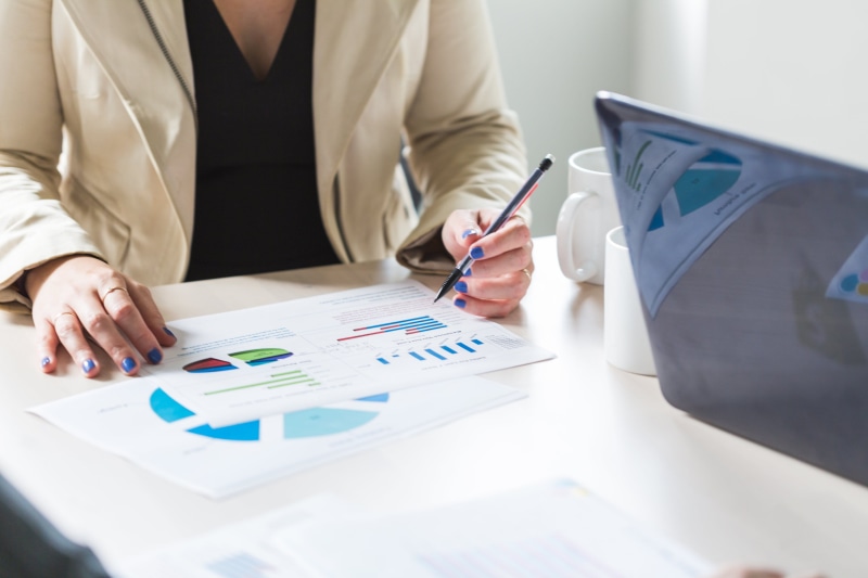 Computer, indoors, adult, graph, working, diagram, corporate business, women, planning, Keyboard, Business, woman, 4K, photo, wireless technology, table