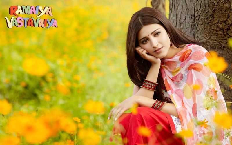 front view, flower, beauty, Shruti Haasan, clothing, portrait, women, one person, Ramaiya Batsavaiya, Ramaiya Vastavaiya, Singer, young adult, long hair