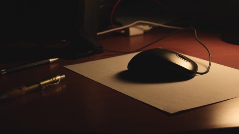 listening, room, cable, connection, music, computer, pens, desk, 5K, communication, office, no people, beside, computer equipment, photo, two, technology