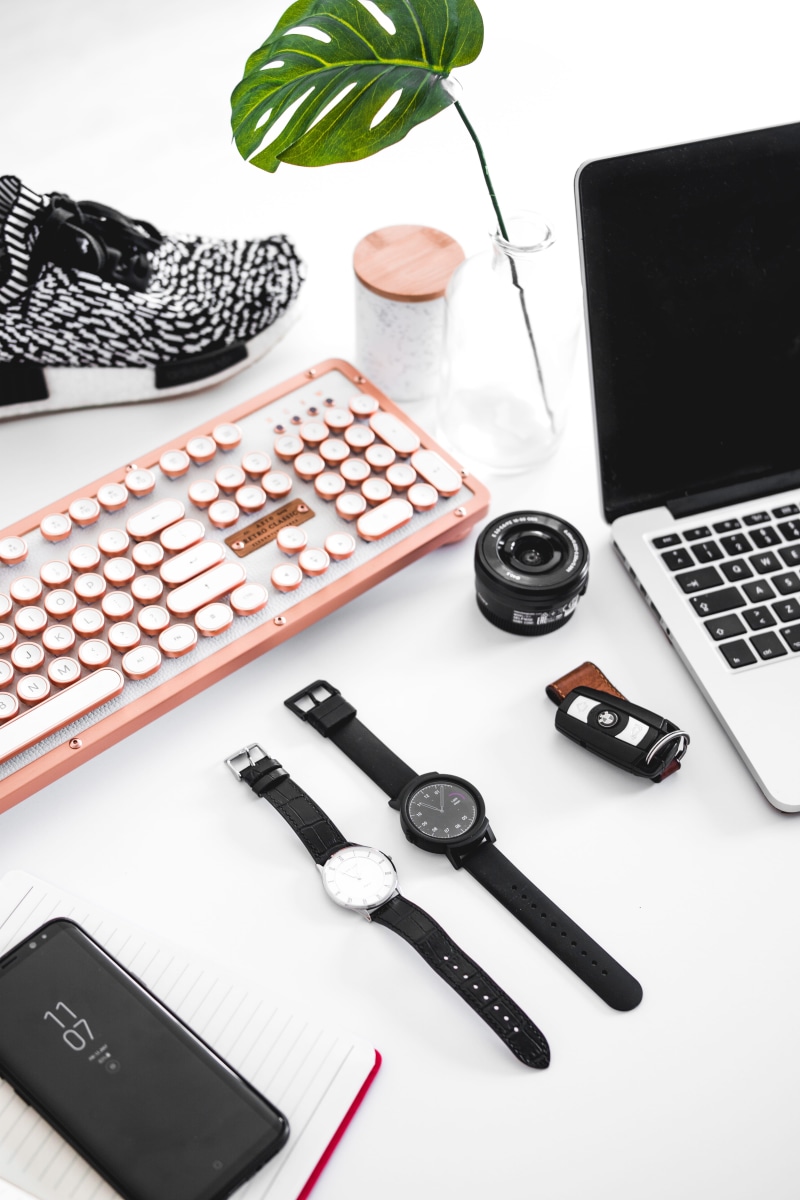 equipment, computer Monitor, key, green, table, macbook pro, backgrounds, pencil, phone, business, note Pad, no People, white, laptop, vase, bmw, lens