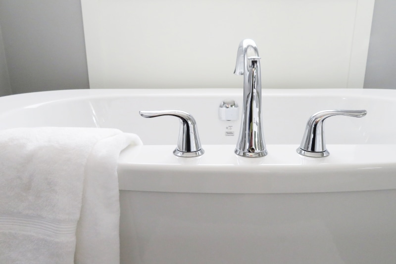 white color, indoors, purity, interior, luxury, interiors, hygiene, steel, simplicity, faucet, bathroom sink, cleaning, silver colored, bathtub, bath, plumbing