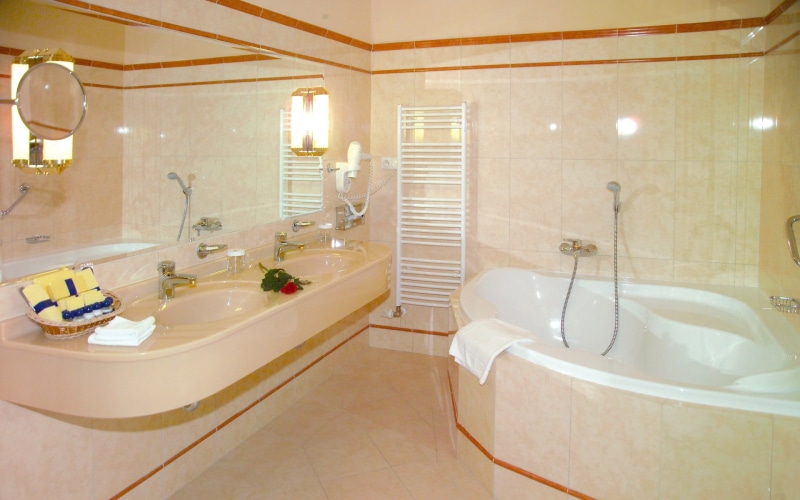 lifestyles, luxury, apartment, household equipment, hot tub, tile, 1080P, domestic Room, home, indoors, decoration, architecture, lighting equipment, sanitary ware
