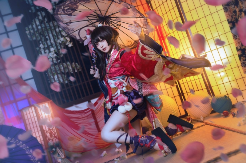 outfit, face, petals, image, brunette, 1080P, light, movement, Asian, gesture, umbrella, costume, pose, style, cutie, fly, cosplay, background, kimono