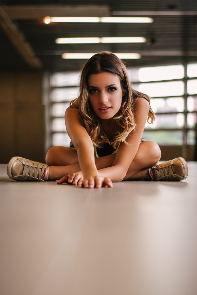 human, adult, close-up, lifestyles, pretty, skin, looking, beauty, yoga, posing, looking at camera, wear, inside, front view, person, 4K, lady, hair, indoors