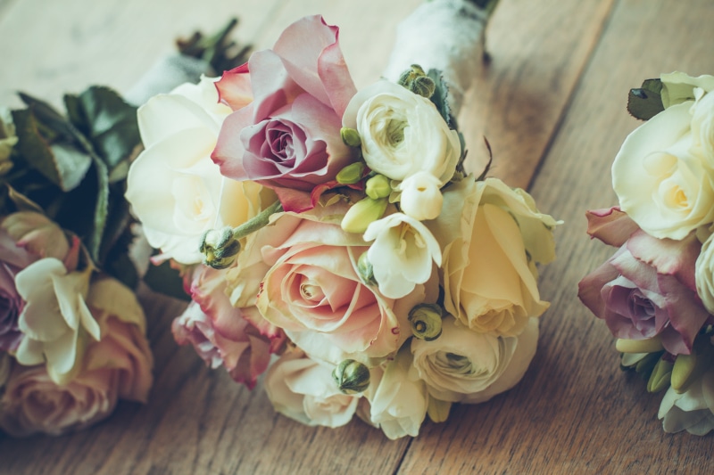 bouquet, vulnerability, arrangement, no people, table, pink Color, backgrounds, flowering plant, elegance, flower, beauty In Nature, fragility, freshness