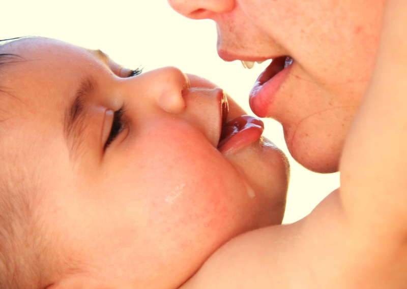 mood, 2K, child, kiss, baby, kids, children, love, cute, desktop