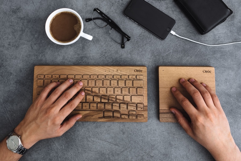communication, laptop, wireless Technology, technology, coffee cup, computer, finger, 2K, studio shot, male, hand, coffee, adult, coffee - Drink, high Angle View