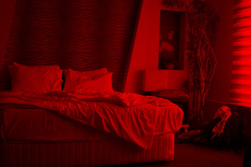 empty, absence, home interior, cushion, linen, red, building, white, architecture, cozy, 5K, no people, curtain, window, inside, furniture, relaxation