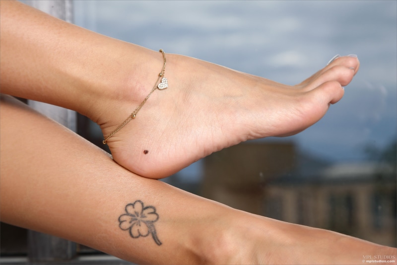 outdoors, one person, human arm, body part, Katya Clover, limb, human limb, close-up, day, adult, lifestyles, young adult, real people, hand, 4K, feet