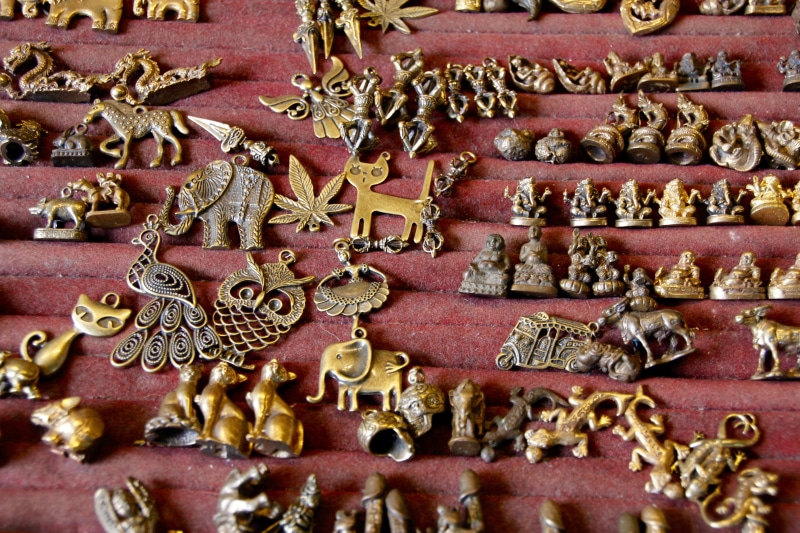 art and craft, metal, trailers, carving - craft product, representation, rhinestone, 5K, anklet, variation, abundance, no people, full frame, craft, religion