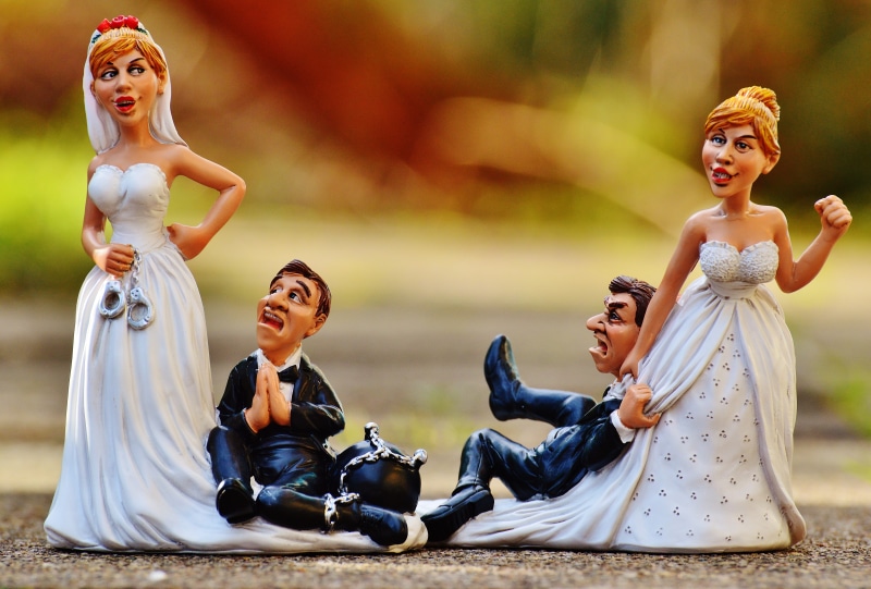 connectedness, beautiful people, figurines, fashion, adult, funny, beautiful woman, handcuffs, together, decoration, wife, marriage, young women, 5K, before