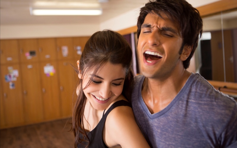 two people, hairstyle, togetherness, gray, top, 4K, emotion, v, 2015, ranveer, dhadakne, shirt, women, Movies, bollywood, Bollywood Movies, positive emotion