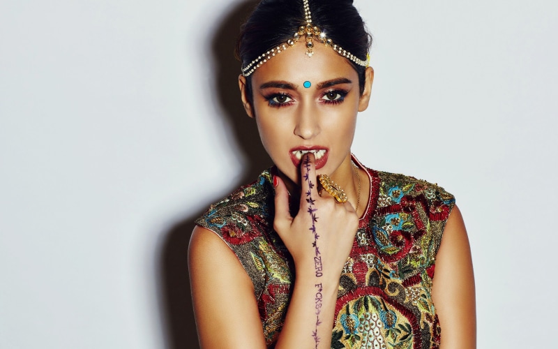 glamour, beautiful woman, waist up, actress, beauty, young adult, ileana, colored, one person, portrait, fashion, ring, indoors, young women, front view