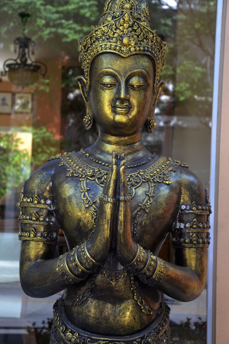 buddhism, building, male likeness, historic, sculpture, old, statue, tourism, golden, belief, buddha, idol, worship, focus on foreground, wat, ornate, religion