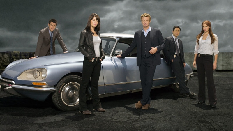 owain yeoman, Simon Baker, adult, luxury, the mentalist, business person, Teresa Lisbon, group of people, car, full length, travel, people, Tim Kang, businessman