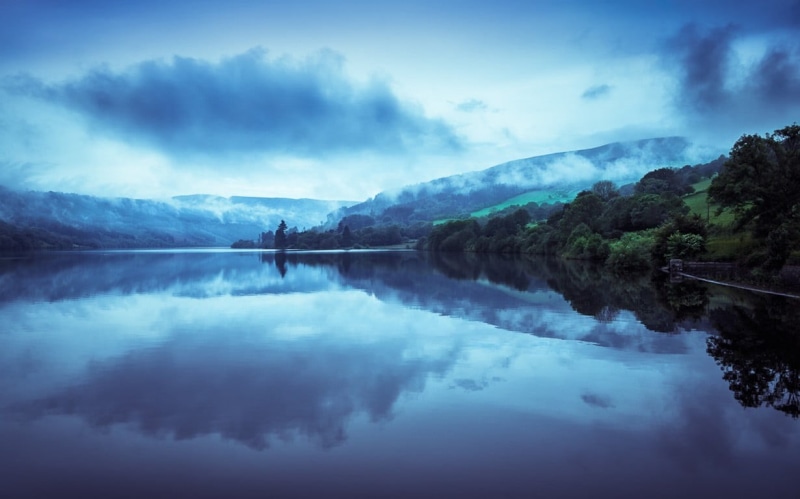 clouds, mountain, tree, beauty in nature, sky, forest, sunset, outdoors, cloud - sky, mist, idyllic, landscape, 480P, body, nature, tranquil scene, reflection