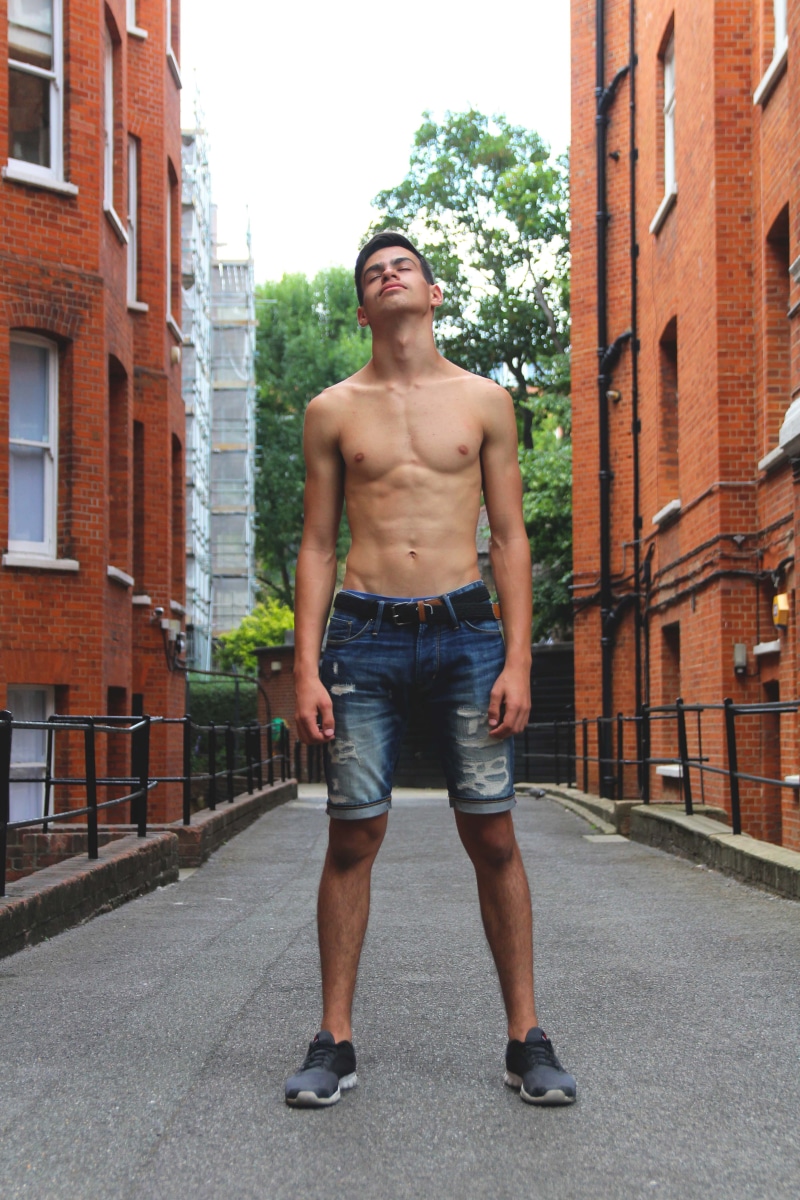men, city, 4K, architecture, one person, young adult, front view, standing, day, london, real people, leisure activity, building exterior, built structure