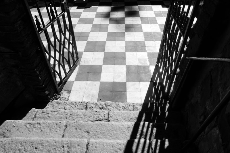 day, architecture, staircase, pattern, close-up, board game, stairs, railing, chile, chess, black color, shadow, sunlight, flooring, built structure, nature