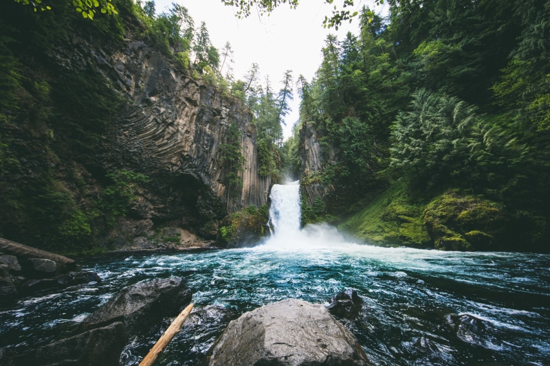 waterfall 4k computer backgrounds, rock formation, land, rock, forest, water, long exposure, power in nature, flowing, falling water, beauty in nature