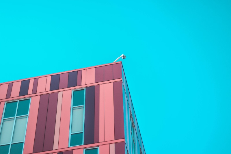 glass - material, copy space, minimalist, photography, 5K, corner, clear sky, rise, sky, outdoors, day, lamp, built structure, office building exterior