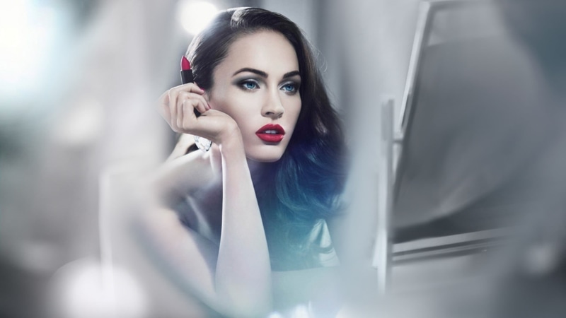 young adult, beautiful woman, fashion, indoors, actress, make-up, one person, portrait, long hair, adult, hairstyle, headshot, beauty, blue eyes, glamour