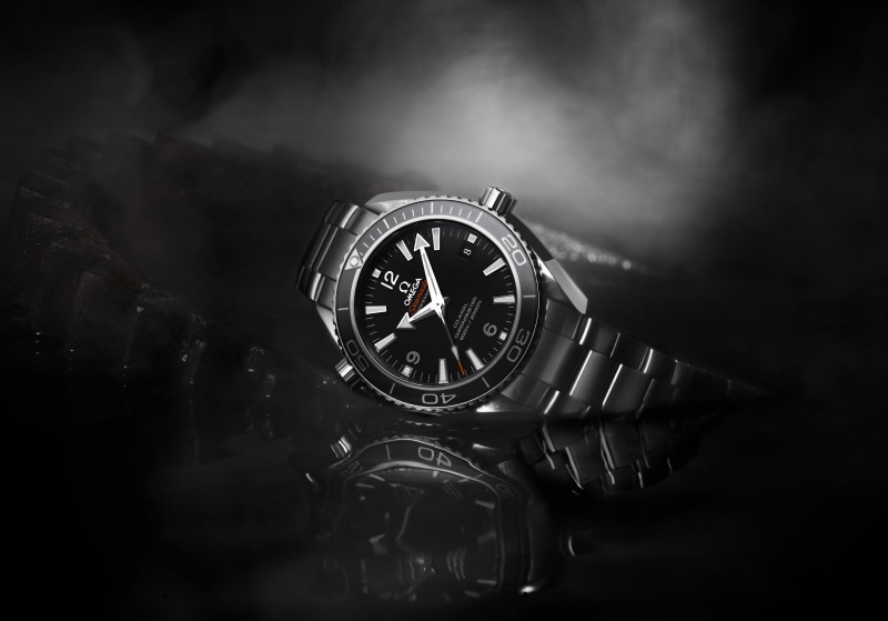 watch, silver colored, number, link, circle, still life, close-up, motion, 007, OMEGA, Seamaster, single object, no people, indoors, luxury, 2K, studio shot