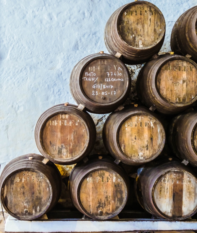 vinho do porto, wine cask, arrangement, food and drink, vila nova de gaia, port wine, vino de oporto, portwine, winemaking, wood - material, large group of objects