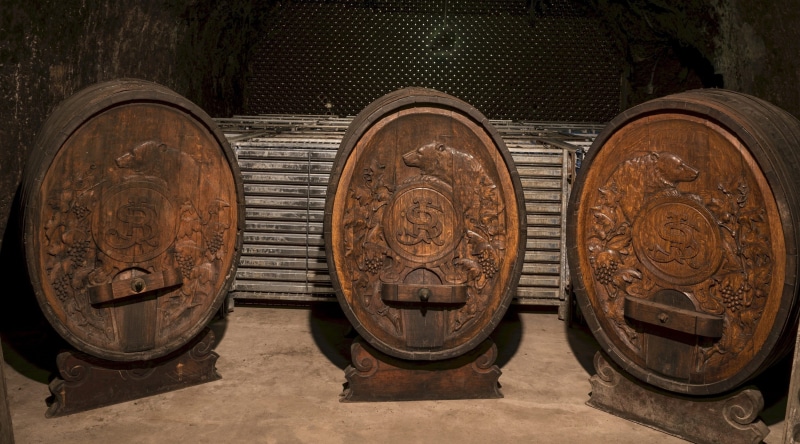 circle, group of objects, variation, close-up, highsmith, rustic, 2K, representation, craft, currency, wealth, coin, finance, container, winery, vintage