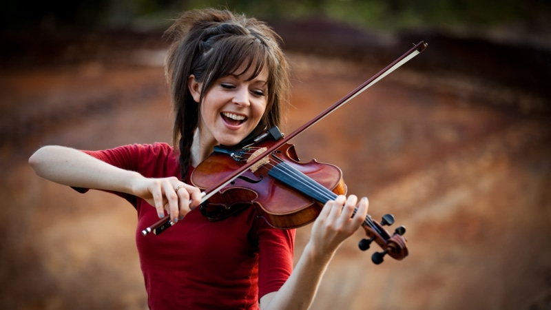 waist up, 2K, musician, women, arts culture and entertainment, hairstyle, holding, bow - musical equipment, violinist, smiling, Lindsey Stirling, musical equipment