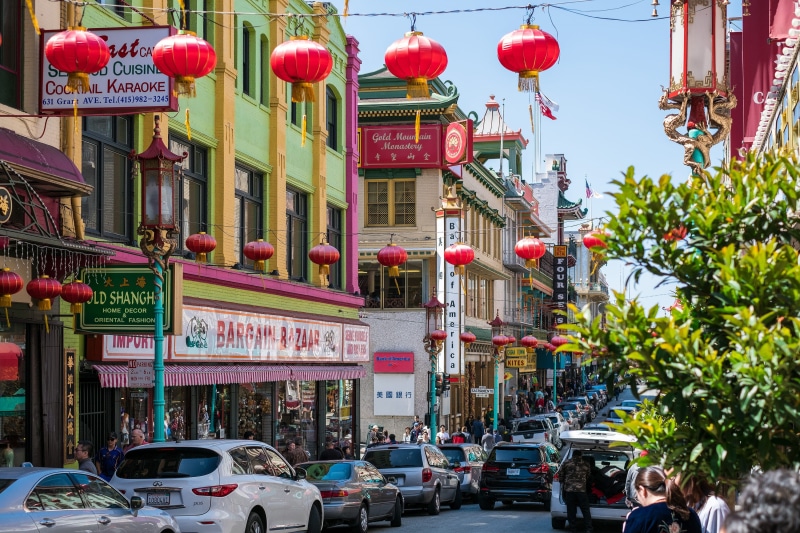 lamps, building, day, green, 2K, outdoors, city street, plant, city, building exterior, built structure, united states, san francisco, china.town, chinese lantern