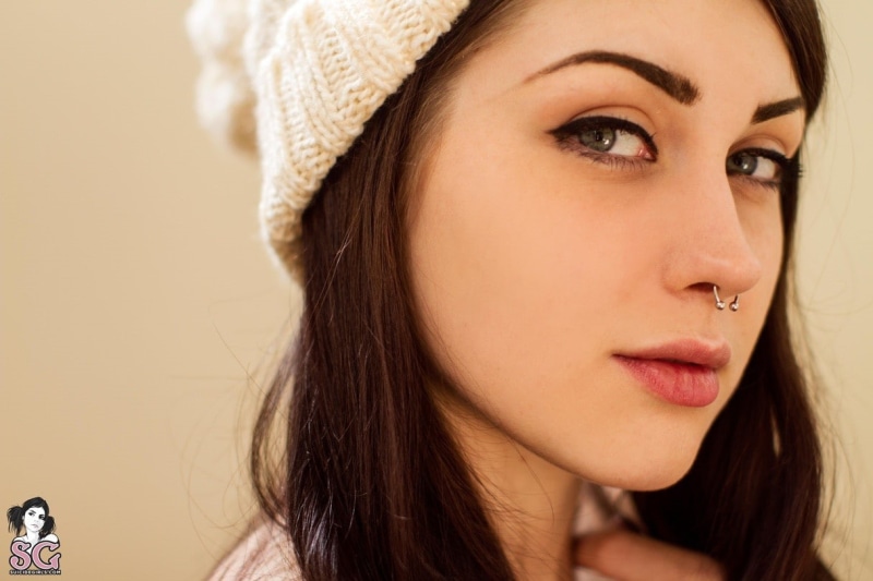 brunette, Arwen Suicide, 480P, blue eyes, face, beanie, pierced septum, women