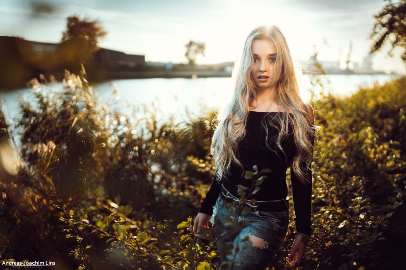 river, long hair, women outdoors, nose rings, blonde, torn jeans, Andreas-Joachim Lins, 1080P, women, depth of field, pierced septum